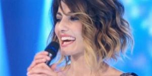 Taglio capelli Samanta Togni