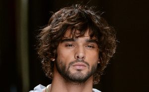 Taglio capelli uomo mossi